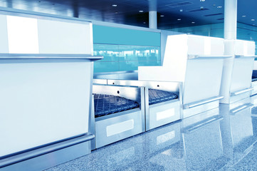 Fototapeta premium Airport baggage screening equipment