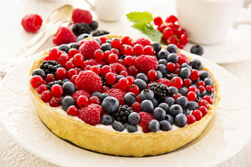 Tarte mit  frischen Beeren