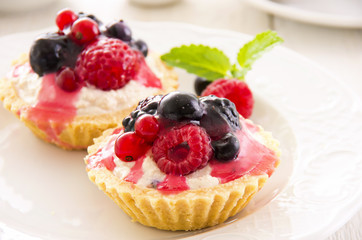 Törtchen mit Beeren