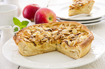 Apfelkuchen mit Mandeln