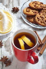 cup of tea with lemon slices