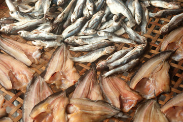 Sun fish  in threshing basket .