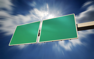 Grünes Autobahnschild mit Textfreiraum