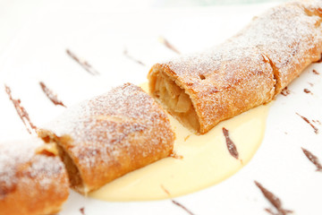 Apple strudel