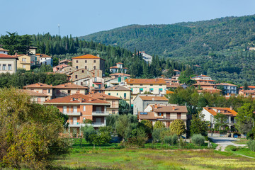 Fototapeta na wymiar Cityscape typowym toskańskim miasteczku