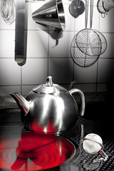 Teekanne auf Herdplatte