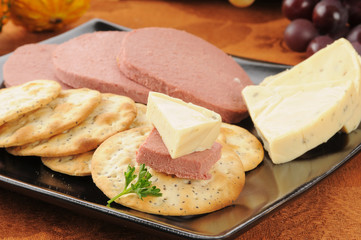Braunschweiger, cheese and crackers