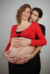 homme et femme enceinte