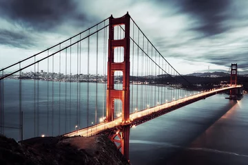 Selbstklebende Fototapete San Francisco dunkle Brücke