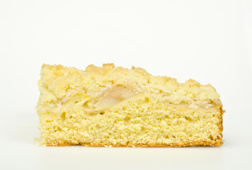 grosses Stück Apfel-Streusselkuchen seitlich