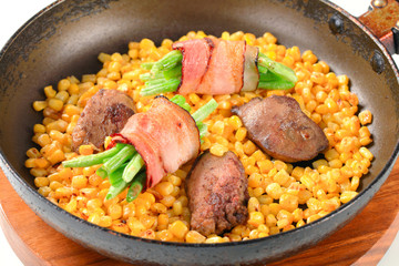 Pan fried chicken liver with sweetcorn and green beans in bacon