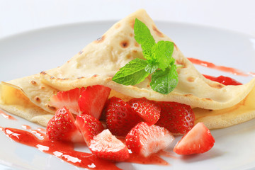 Crepe with fresh strawberries