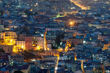 Fototapeta na wymiar Neapol w nocy