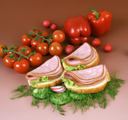 white bread with sliced sausage