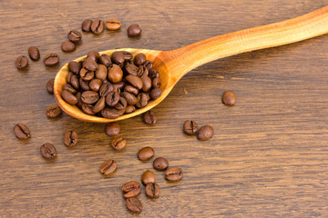 spoon with coffee beans