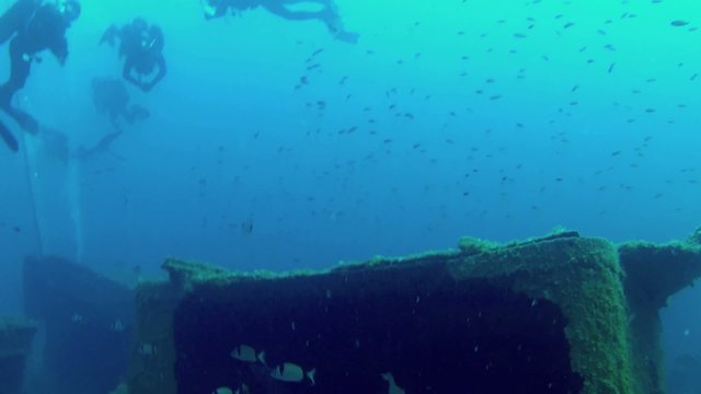 relitto nave affondata prua lamiere