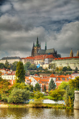 Obraz premium Overview of old Prague from Charles bridge side