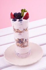 granola with yogurt and fruits