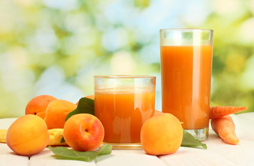 glasses of carrot and  apricot juice