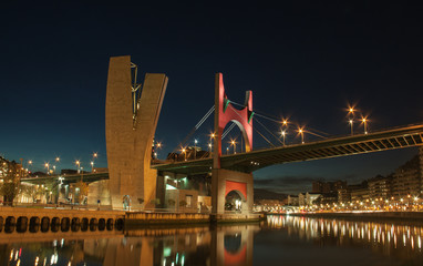 Puente en Bilbao al anochecer - obrazy, fototapety, plakaty