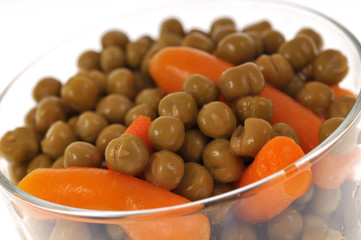 Petits pois et carottes en verrine