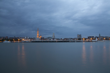 Fototapeta na wymiar Strzał nocy panoramę Antwerpii