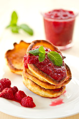 pancakes with raspberries