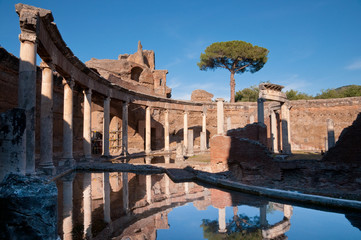 Teatro Marittimo at Villa Adriana