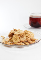 Banana chips with tea