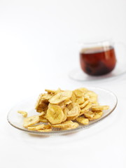 Banana chips with tea