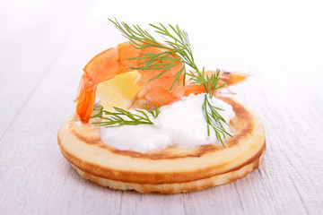 toast with cream and shrimp