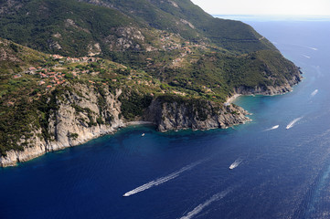Isola d'Elba-Patresi e faro Punta Polveraia