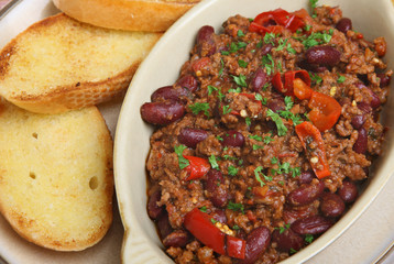 Chilli with Garlic Bread