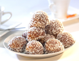 BOULES DE CHOCOLAT À LA NOIX DE COCO