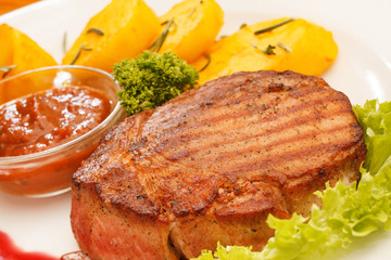 steak with potatoes