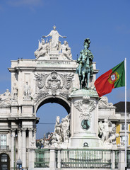 Triumphbogen an der Praca do Comercio in Lissabon