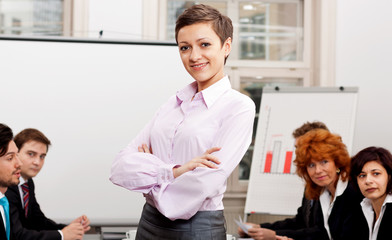 team gruppe mit flipchart in konferenz in konferenzraum