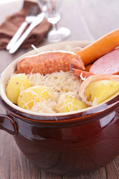 plate of choucroute