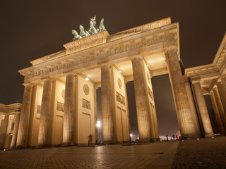 Obraz premium Brandenburger Tor bei Nacht