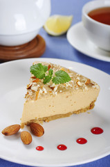 caramel cheesecake with almond