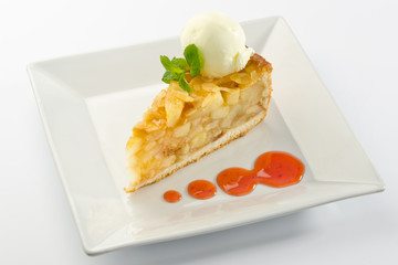 Apple pie with ice cream