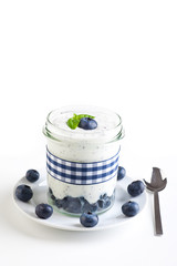 Frischer Blaubeerjoghurt im Glas