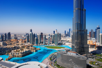 Naklejka premium Centrum Dubaju to popularne miejsce zakupów i zwiedzania