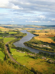 Fototapeta na wymiar Krajobraz rzeki i doliny