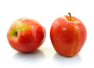 Fototapeta na wymiar red apple on a white background