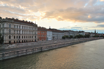 Naklejka premium Budapest at sunset