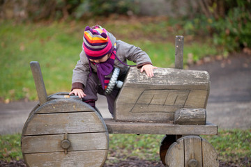 Auf den Traktor steigen © Photocreatief