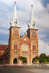 Fototapeta na wymiar Kościół Notre-Dame w Sajgonie