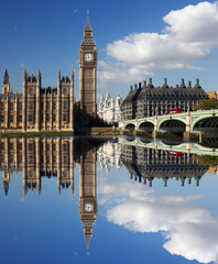 Fototapeta na wymiar Big Ben z mostem w Londynie, Wielka Brytania