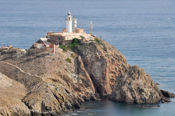 Fototapeta na wymiar Latarnia morska w Cabo de Gata, Andaluzja (Hiszpania)